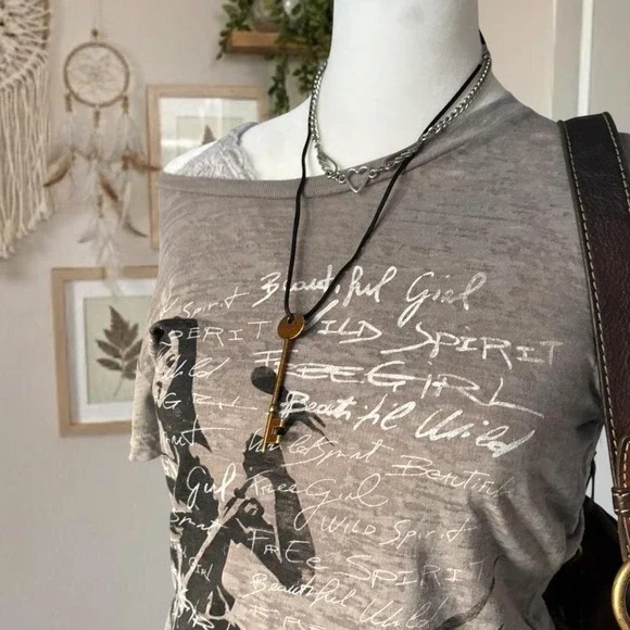 Y2K graphic tee, soft and vintage, grunge - Picture 3 of 7